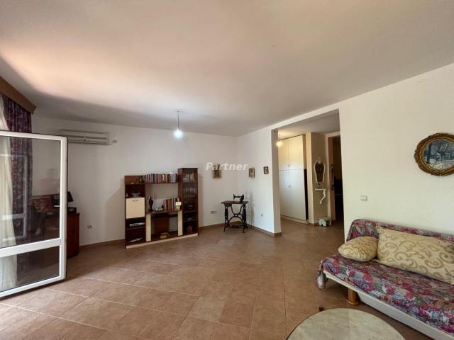 Haus 208 m2, Bjelisi