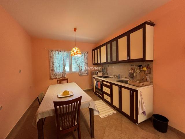 Haus 208 m2, Bjelisi