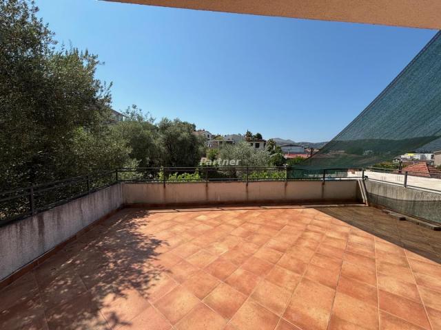 Haus 208 m2, Bjelisi