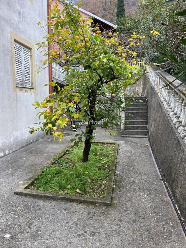 Haus 300 m2 in Misici