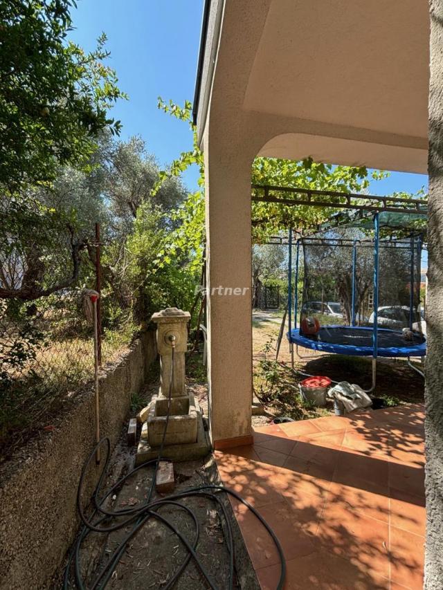 Haus 208 m2, Bjelisi