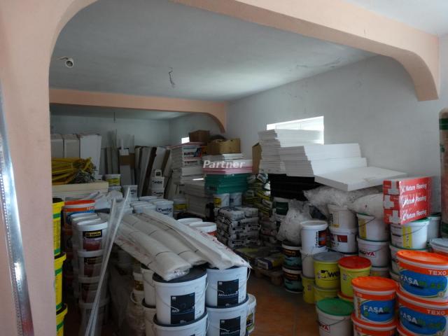House with business premises in the Zaljevo settlement