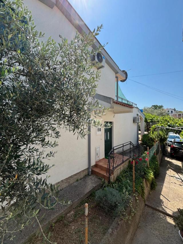 Haus 208 m2, Bjelisi