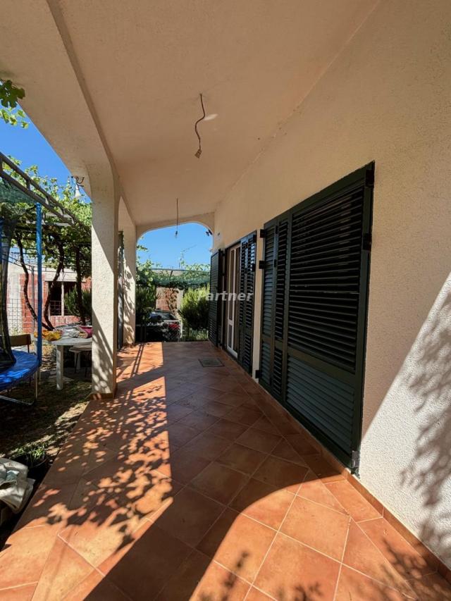 Haus 208 m2, Bjelisi