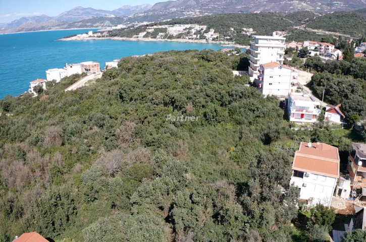 Urbanizovani plac 2600m2 Utjeha