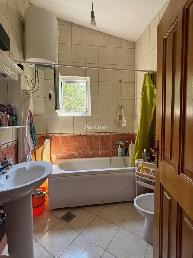 Haus 208 m2, Bjelisi