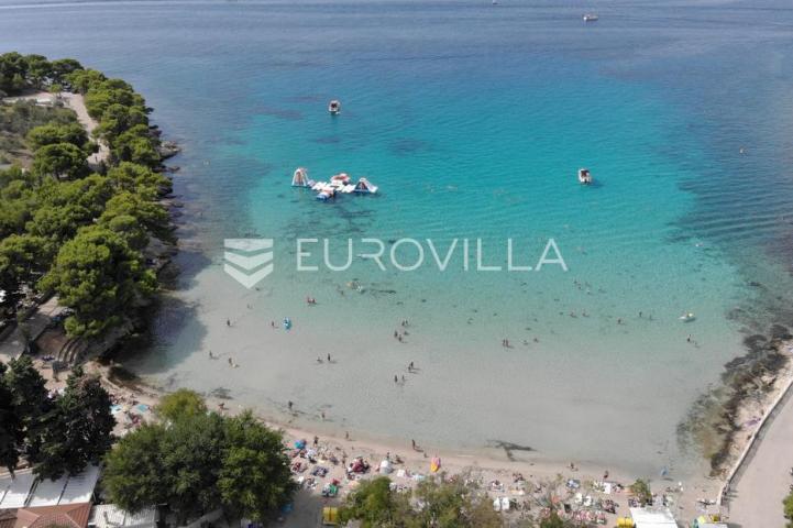 Murter, Slanica, prekrasan plažni ugostiteljski objekt