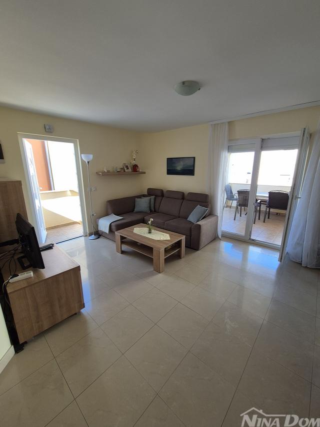 Apartman 1 kat, južna strana 50 met. do mora s pogledom na more
