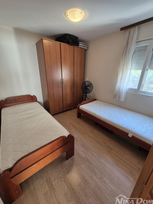 Apartman 1 kat, južna strana 50 met. do mora s pogledom na more