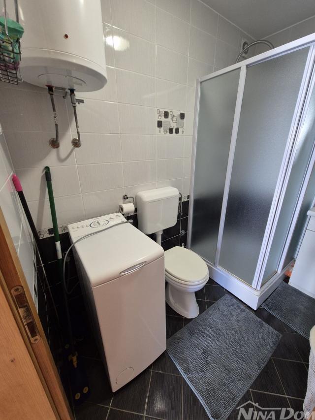 Apartman 1 kat, južna strana 50 met. do mora s pogledom na more