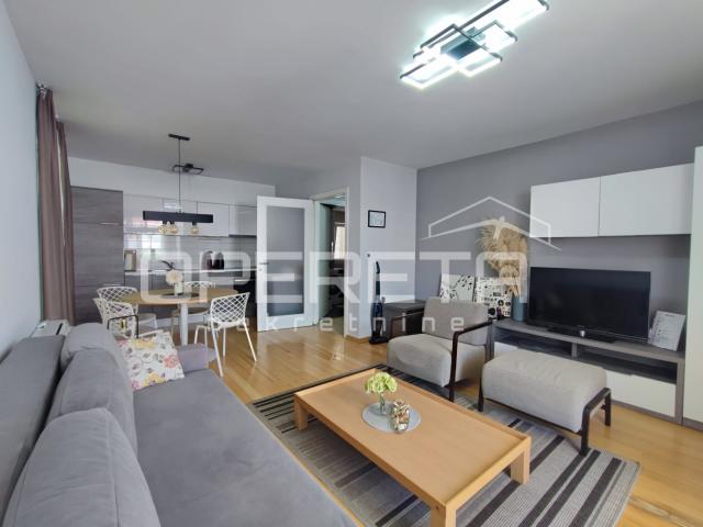Luksuzni stan u 4* resortu, 2. red do mora, bazen 