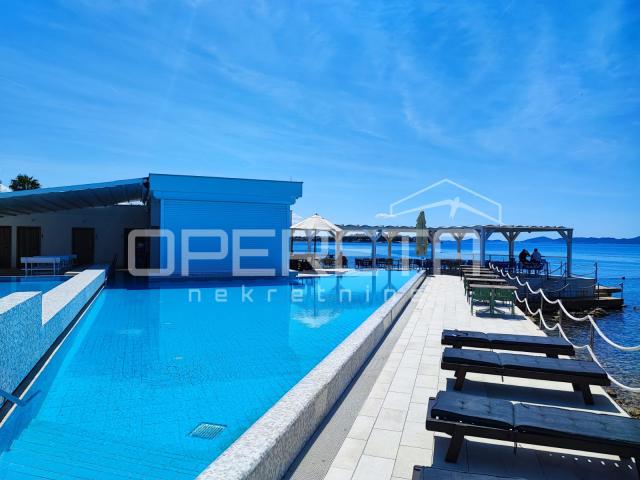 Luksuzni stan u 4* resortu, 2. red do mora, bazen 
