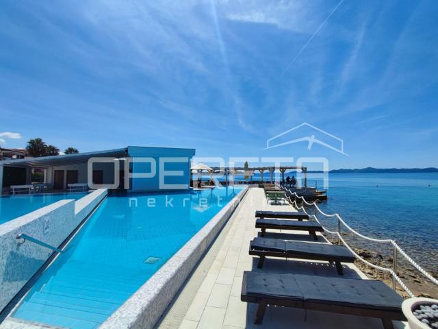 Luksuzni stan u 4* resortu, 2. red do mora, bazen 