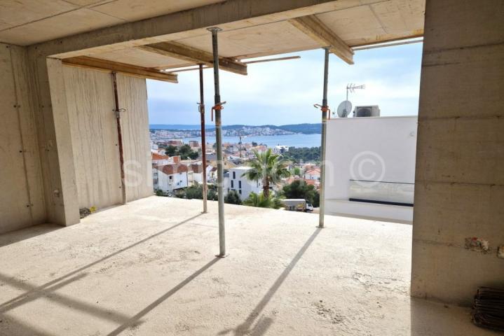 Novi apartmani s vrhunskim pogledom blizu plaže i centra Trogira