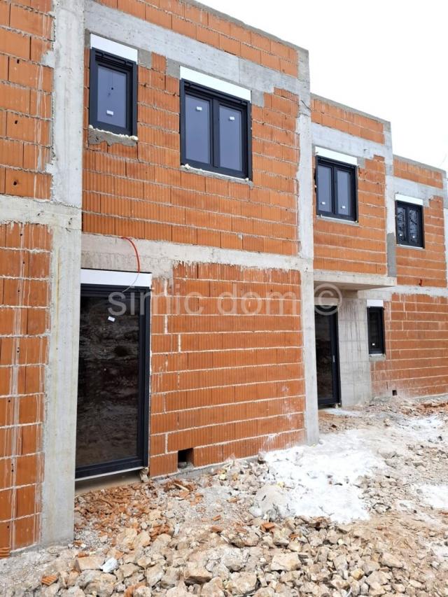 Kuća sa bazenom blizu plaže, prodaja , Tribunj