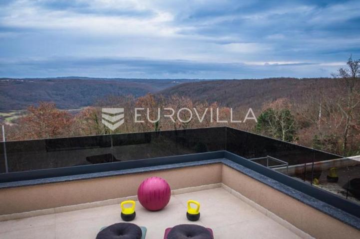 Istra, Tinjan, luksuzna moderna kuća s grijanim bazenom i panoramskim pogledom na Učku