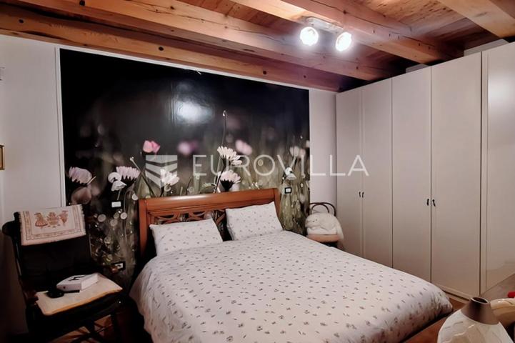 Istra, Buje okolica, šarmantna samostojeća kuća s velikom okućnicom i investicijskim potencijalom