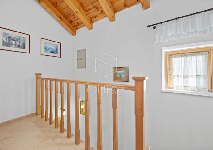 Istra, Kanfanar - Kamene kuće sa bazenom