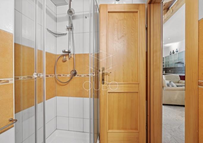 Istra, Kanfanar - Kamene kuće sa bazenom