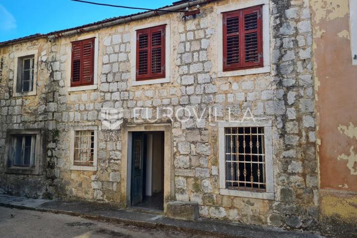 Pelješac, Županje selo, tradicionalna kamena kuća za adaptaciju