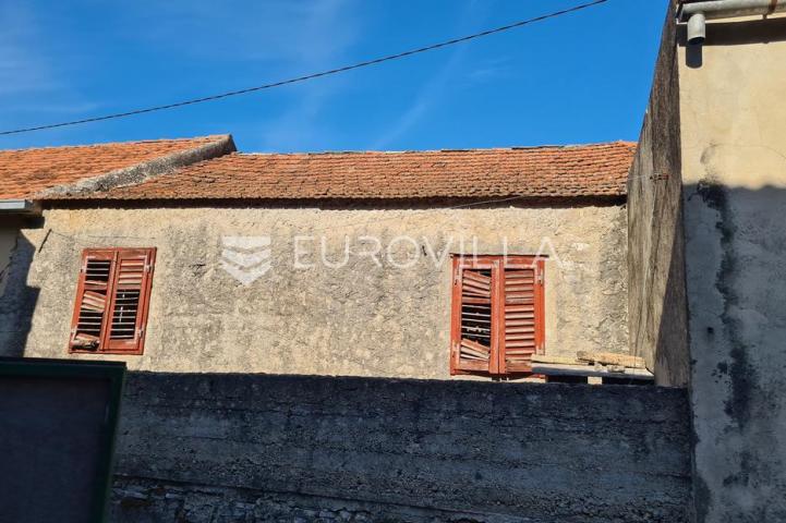 Pelješac, Županje selo, tradicionalna kamena kuća za adaptaciju