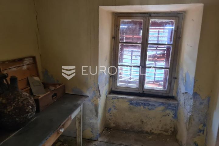 Pelješac, Županje selo, tradicionalna kamena kuća za adaptaciju