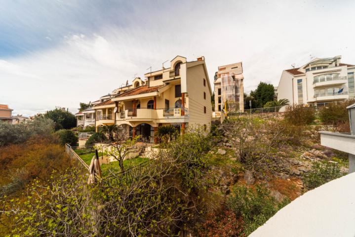 Jednosoban stan 54m2 + parking, Gorica C - Podgorica