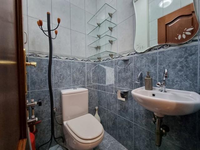 Trosoban lijepo namješten stan, 100m2, Gorica C, Podgorica