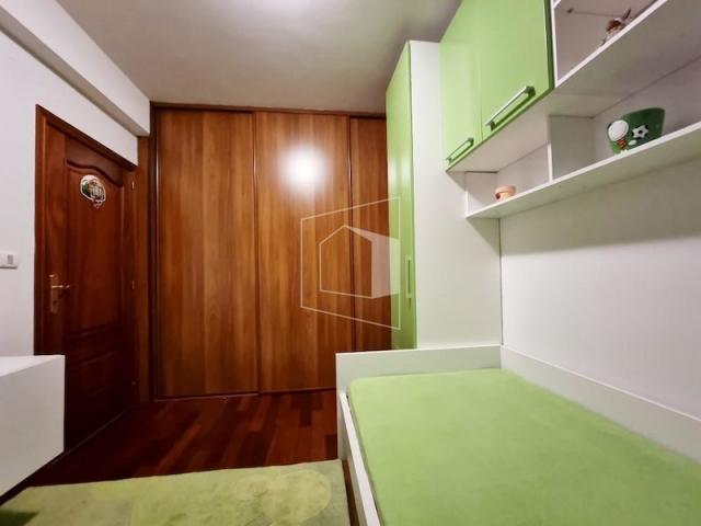 Trosoban lijepo namješten stan, 100m2, Gorica C, Podgorica