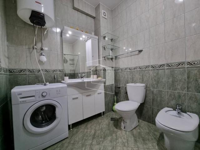 Trosoban lijepo namješten stan, 100m2, Gorica C, Podgorica