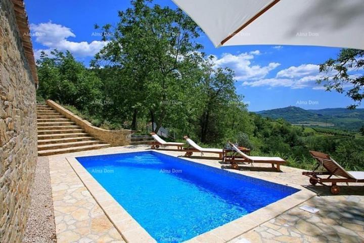 Kuća Kamena kuća sa bazenom i panoramskim pogledom. Blizina Livada. 