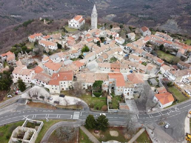 Kuća Stara vila za renoviranje u Gračišću
