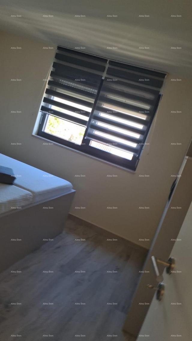 Stan Moderan apartman s parkirnim mjestom i ostavom u bloku F, u blizini Umaga!