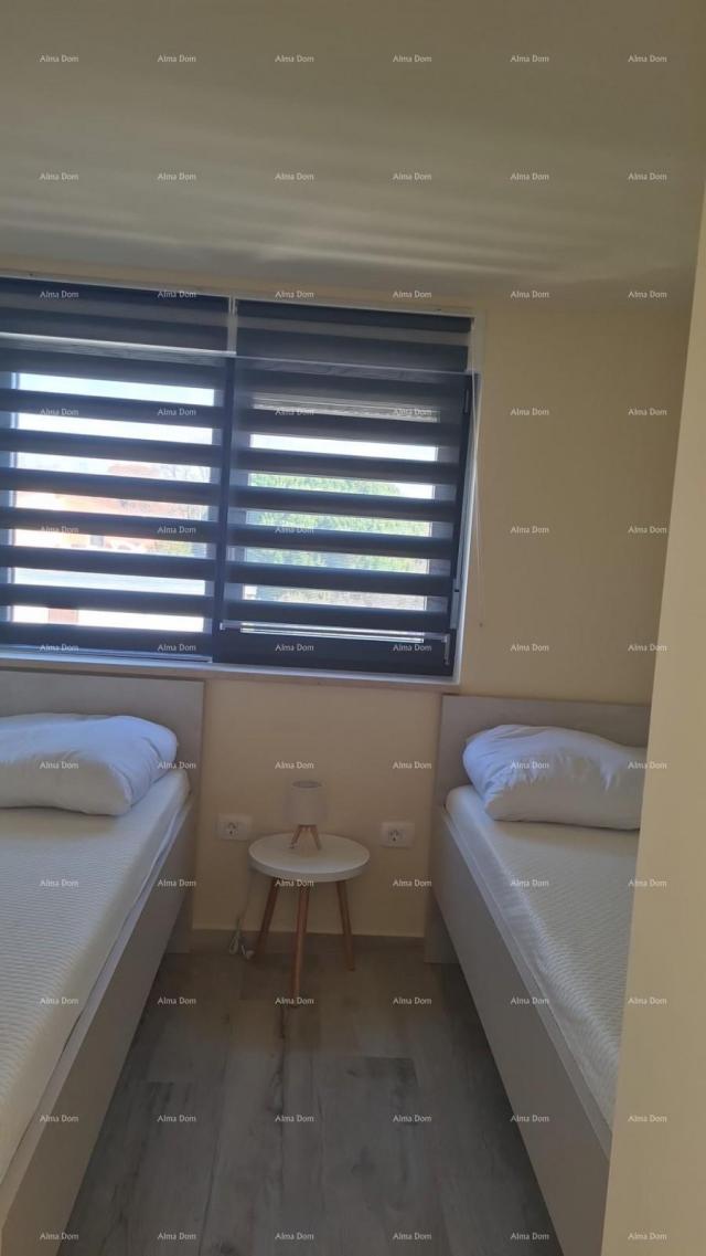 Stan Moderan apartman s parkirnim mjestom i ostavom u bloku F, u blizini Umaga!