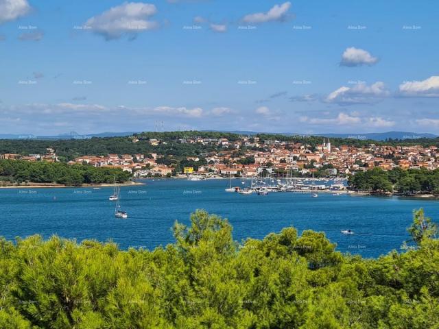 Stan Istra. Premantura. Troetažni stan s krovnom terasom! 100 metara do mora. 