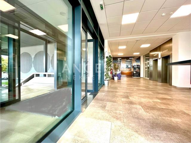 Zagreb, Žitnjak - poslovni prostor 80m2