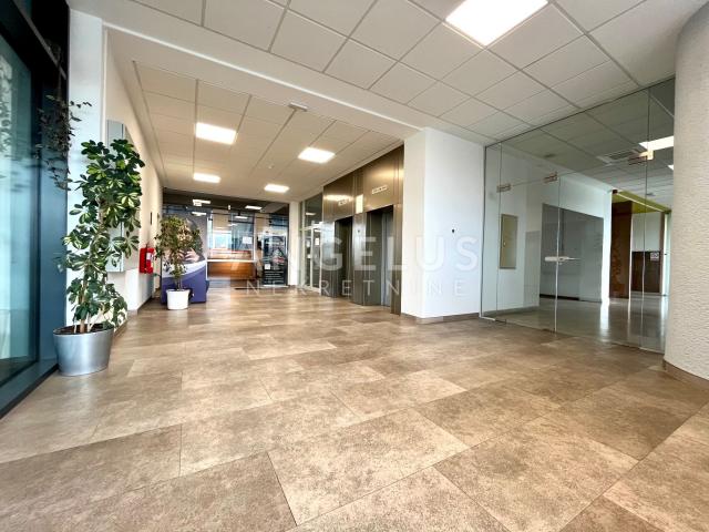 Zagreb, Žitnjak - poslovni prostor 80m2