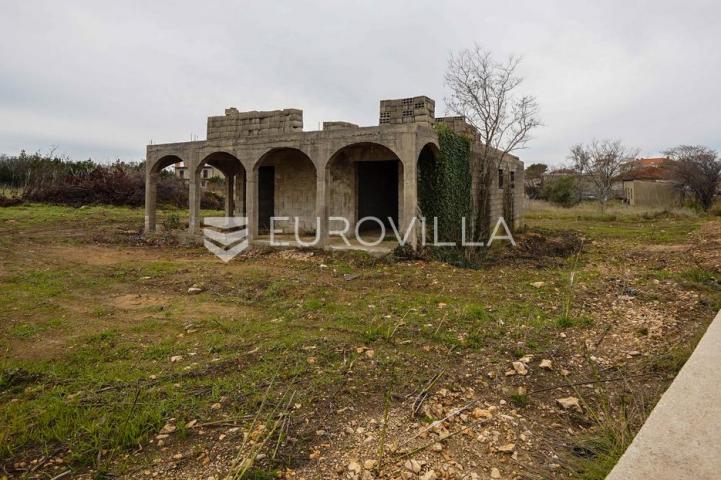 Zadar, Nin, građevinsko zemljište s projektom na izvrsnoj lokaciji