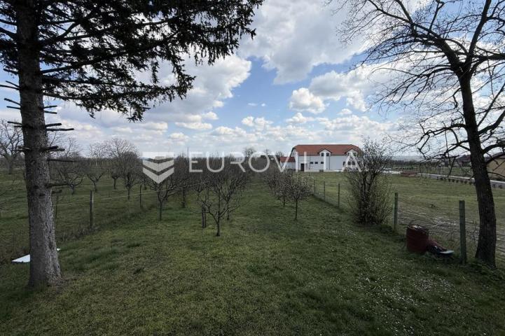 Batina, vikendica na predivnoj lokaciji, 100 m²