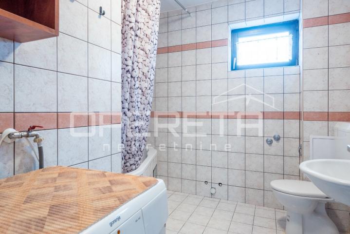 MIRNA ULICA, tri ODVOJENE STAMBENE CJELINE