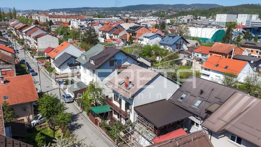 MIRNA ULICA, tri ODVOJENE STAMBENE CJELINE