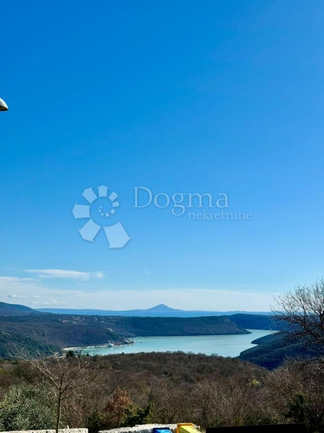 SNIŽENO! Prekrasna prizemnica u mirnoj idili s pogledom na Učku