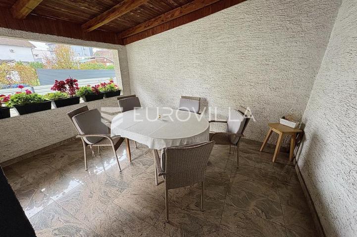 Bjelovar, Centar, obiteljska kuća površine 385 m²
