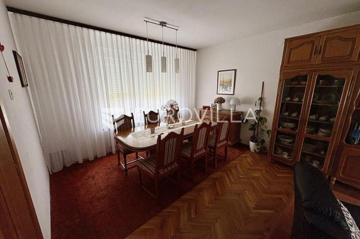 Bjelovar, Centar, obiteljska kuća površine 385 m²