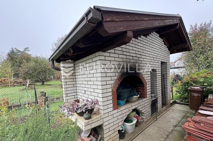 Bjelovar, Centar, obiteljska kuća površine 385 m²