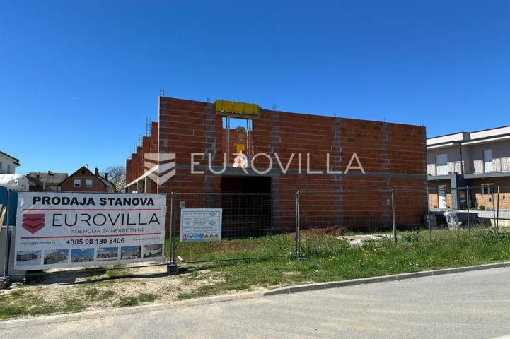 Požega, Zelena ulica, dvoetažni četverosoban stan 122 m² sa vrtom