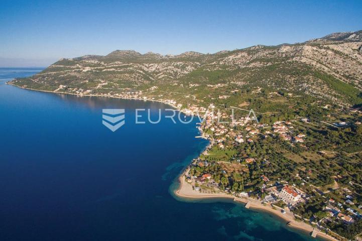 Pelješac, Viganj, kuća s bazenom i garažom uz more