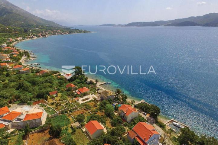 Pelješac, Viganj, kuća s bazenom i garažom uz more