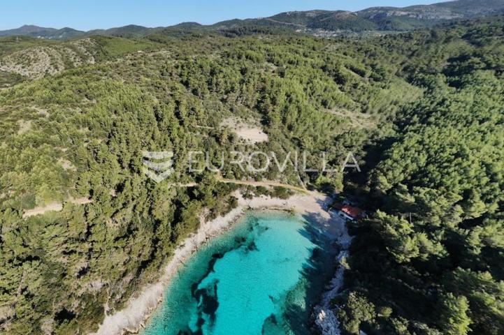 Čara, uvala Žitna, atraktivna parcela prvi red uz more u zoni T2, 7.389 m²