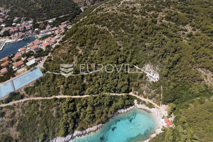 Čara, uvala Žitna, atraktivna parcela prvi red uz more u zoni T2, 7.389 m²